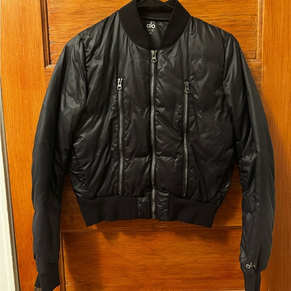 ALO Yoga Jackets & Blazers - ALO Yoga Black Zip-Up Jacket